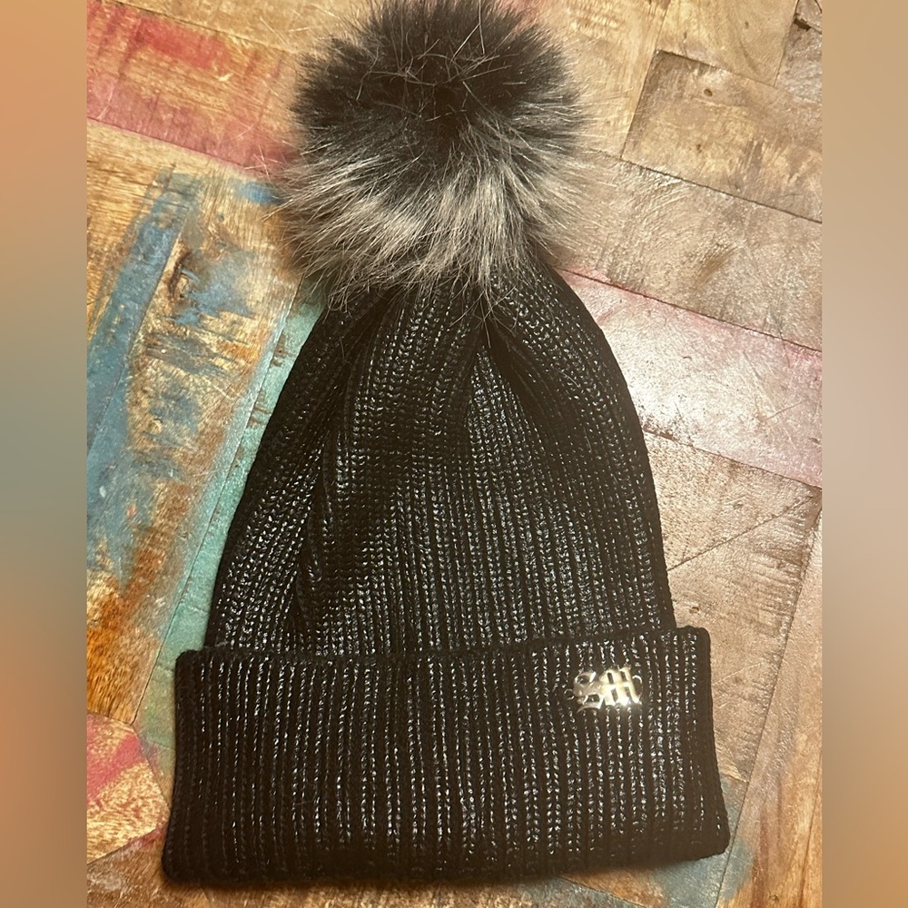 Black/silver Steve Madden beanie